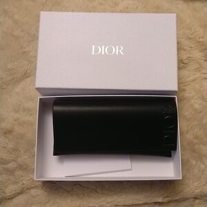 🌞Dior Homme Sunglasses case with unused cloth and outer Dior Classic box 🌞